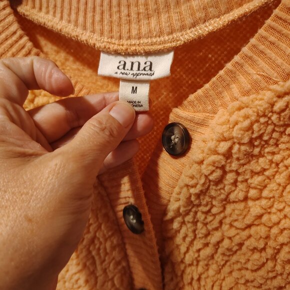 a.n.a. Women's Faux Fur Long Sleeve Polyester Sweater Size Medium - Picture 6 of 11